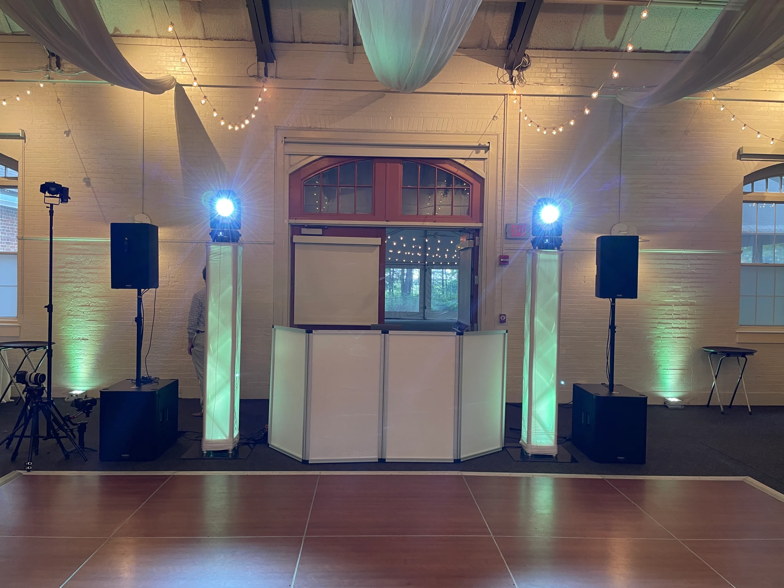 WEdding DJ Lighting, WEdding Lighting Glow Tower Lights Glow Totems Intelligent Wedding Lighting WEdding DJ Enhancements RI WEdding DJ MA Wedding DJ Newport WEdding DJ